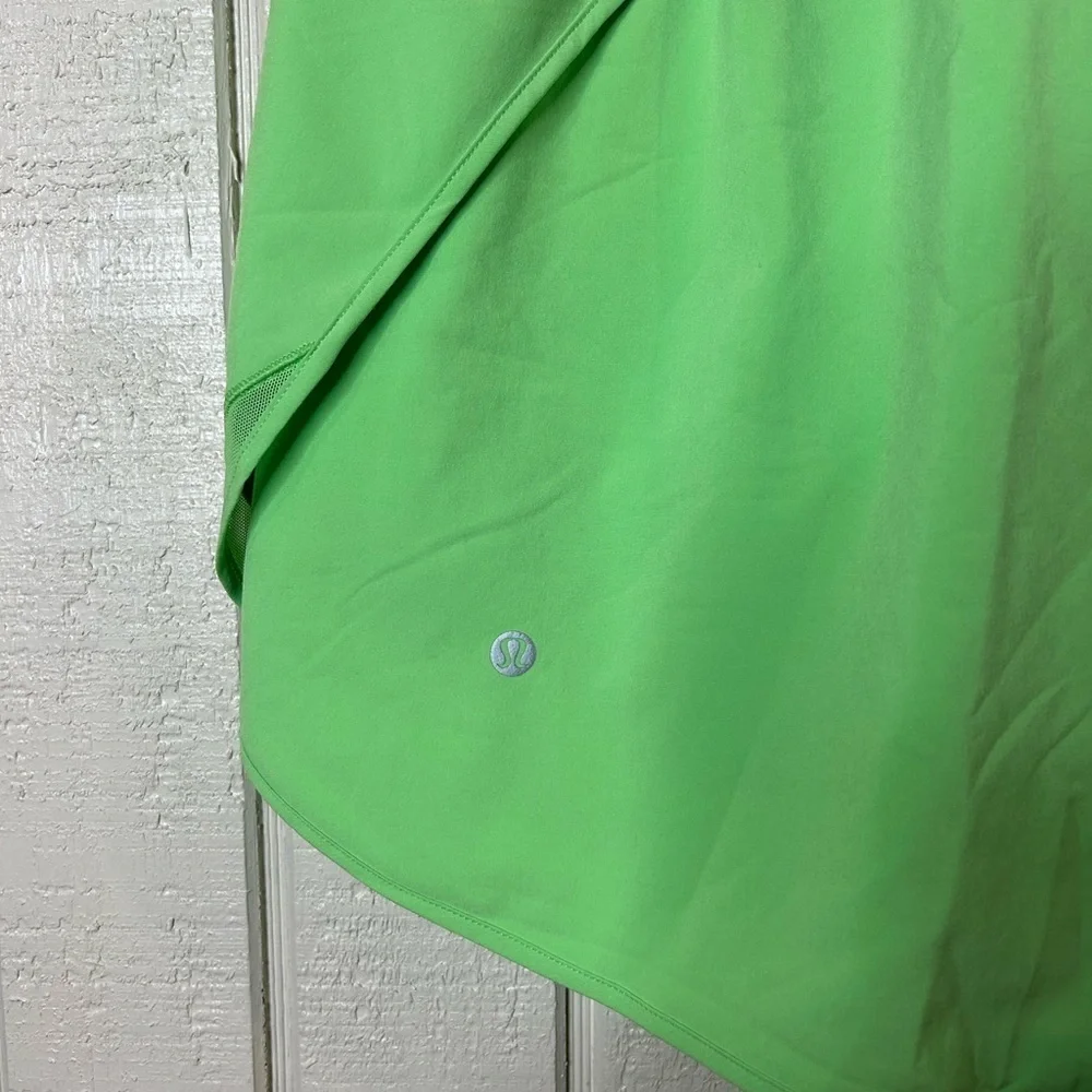 Lululemon Hotty Hot High Rise Skirt in Scream Green, size 4.